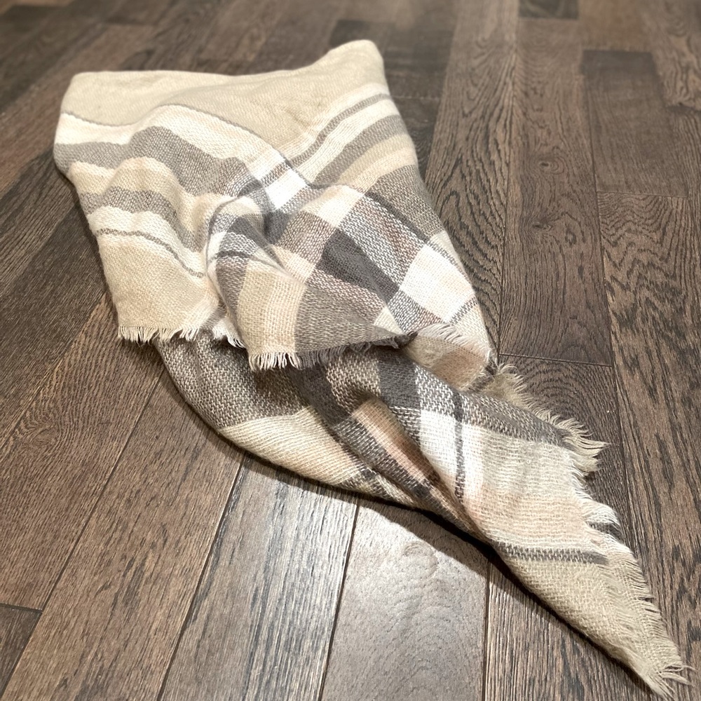 C’est Moi Blanket Scarf